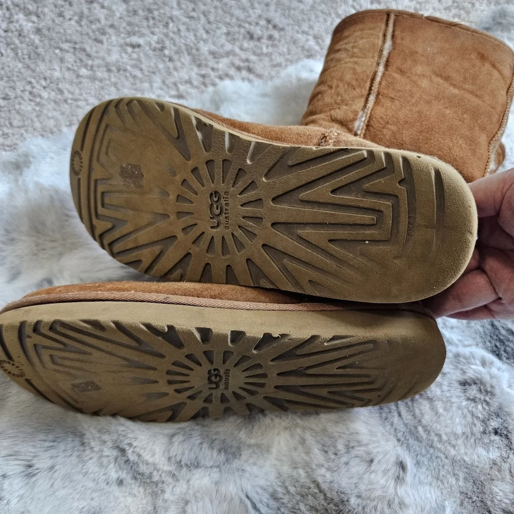 UGG Brown Suede Boots Size 9 AS IS